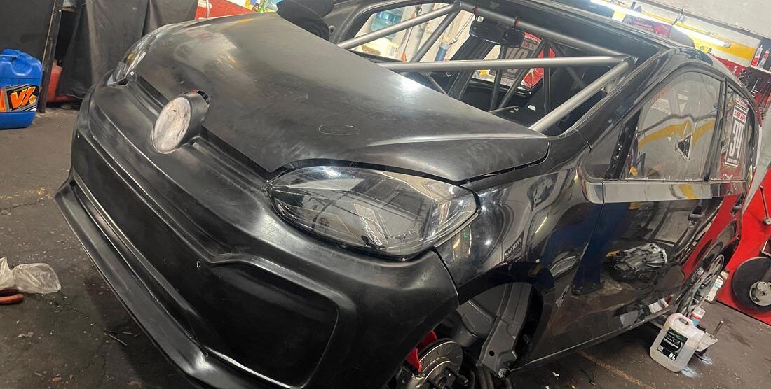 MARTIN PALLEIRO VUELVE A LA CLASE DOS CON UN FLAMANTE VOLKSWAGEN UP